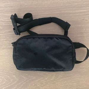 Lululemon Mini Belt Bag in Black